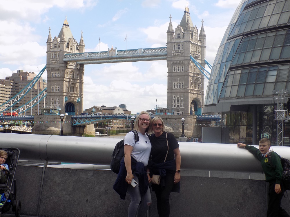 PUPIL'S SUPER (BLOOM) VISIT TO LONDON! - Greenfields Academy