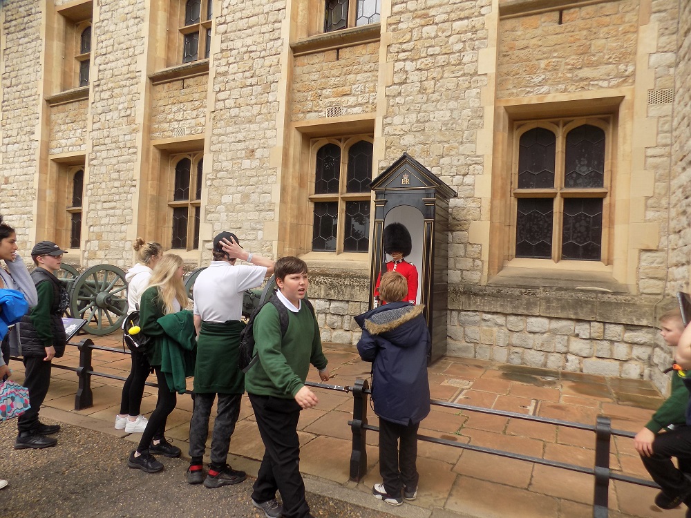 PUPIL'S SUPER (BLOOM) VISIT TO LONDON! - Greenfields Academy