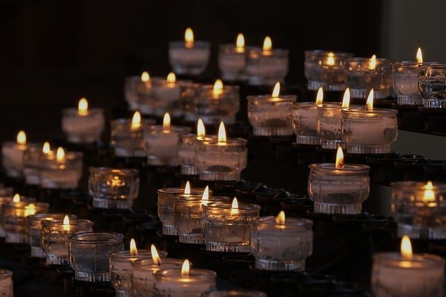 cropped-candles-8270380_640.jpg
